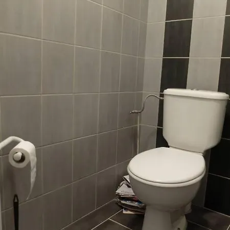 Holiday home Maison Avec Jardins A 5 Mn De La Gare De La Rochelle *